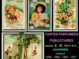 quatre cartes postales anciennes représentant des enfants et des fleurs, exposées sur un fond noir