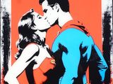 un tableau représentant Superman en train d'embrasser une femme en robe rouge