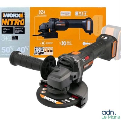 une photo d'une meuleuse Black & Decker avec une boîte en arrière-plan