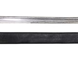 un couteau posé par-dessus un autre couteau