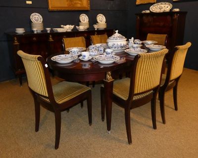 Meuble: Salle à manger de style Empire en placage d'acajou (…