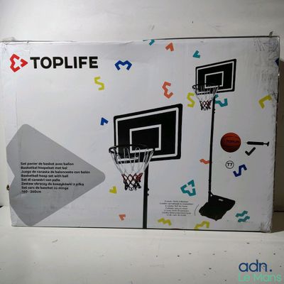 a box with a basketball and a basketball hoop inside of it