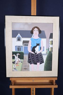 un tableau représentant une femme tenant un chat devant une maison