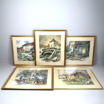 quatre aquarelles encadrées représentant un village et un pont