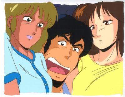 Trois personnages d'anime prennent la pose devant l'appareil photo