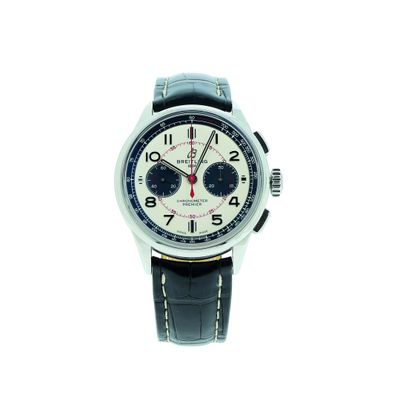 une image d'une montre en gros plan sur fond blanc