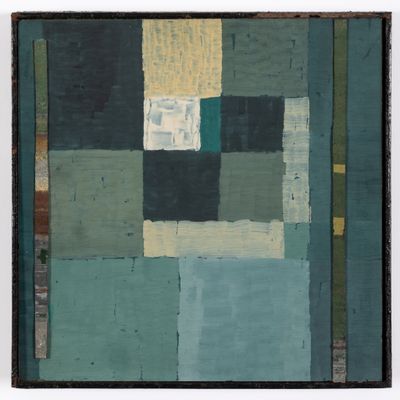 une peinture abstraite composée de carrés bleus, verts et jaunes