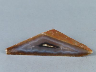 un morceau de nourriture qui ressemble à une tranche d'agate