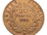gros plan d'une pièce de monnaie sur fond blanc