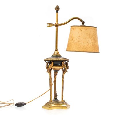 TRAVAIL DE STYLE EMPIRE Lampe de table en bronze et métal do…
