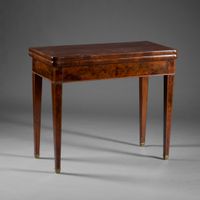 Table à jeux en acajou et placage d’acajou (fentes, chocs, s… (photo 4)
