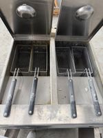Friteuse professionnelle double Bac Electrolux en ions. (photo 2)
