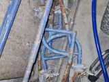 a picture of a blue cart with a wren on it
