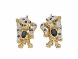 une paire de boucles d'oreilles en forme de panthère, en saphir et diamants
