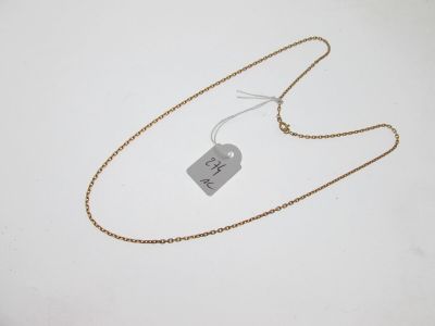 un collier en argent avec une breloque sur laquelle est inscrit « love »