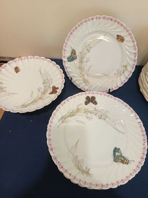 Partie de service en porcelaine de Limoges, marqué au revers…