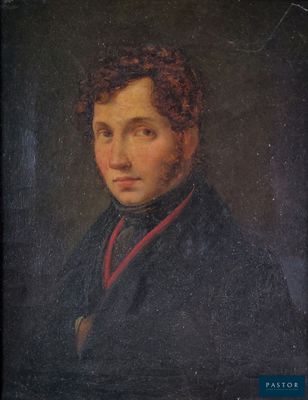 portrait d'un homme vêtu d'un manteau noir orné d'un ruban rouge
