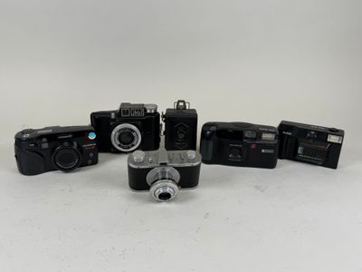 Lot photographique comprenant : - Photo 1