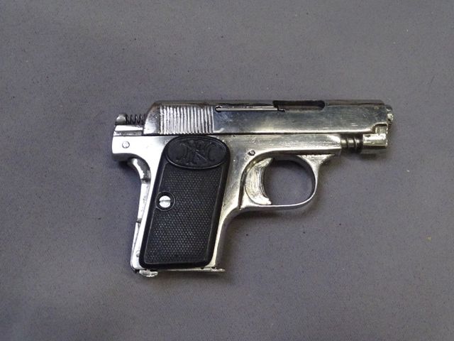 CAT B : BE848-C22-341988 u: Pistolet FN baby Chromé - cal 6.35 - ...
