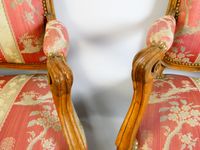 Paire de fauteuils Louis XV, dossiers plats à la reine, en h… (photo 3)