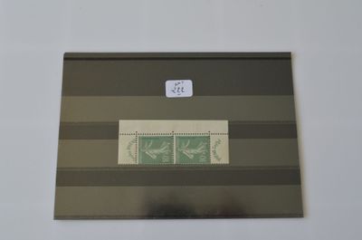 Une paire de timbres de France avec vignette N°188, neuf san…