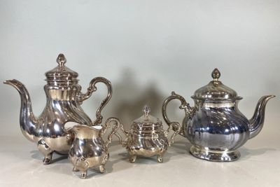 Service à thé et café en porcelaine et couverte en métal arg…