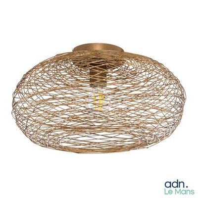 un gros plan d'une lampe fixée au plafond