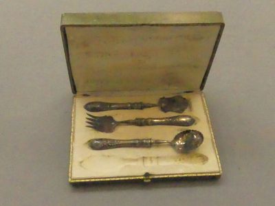 a box that has a set of silverware in it