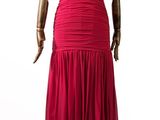 une robe rouge sur un mannequin, un mannequin, un mannequin, un mannequin, un mannequin, un mannequin, un mannequin, un mannequin, un mannequin, un mannequin, un mannequin, un mannequin, un mannequin, un mannequin, un mannequin, un mannequin, un mannequin, un mannequin, un mannequin, un mannequin, un mannequin, un mannequin, un mannequin, un mannequin, un mannequin, un mannequin, un mannequin, un mannequin, un mannequin, un mannequin, un mannequin, un manne