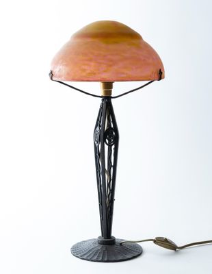 an image of a lamp that is sitting on a table