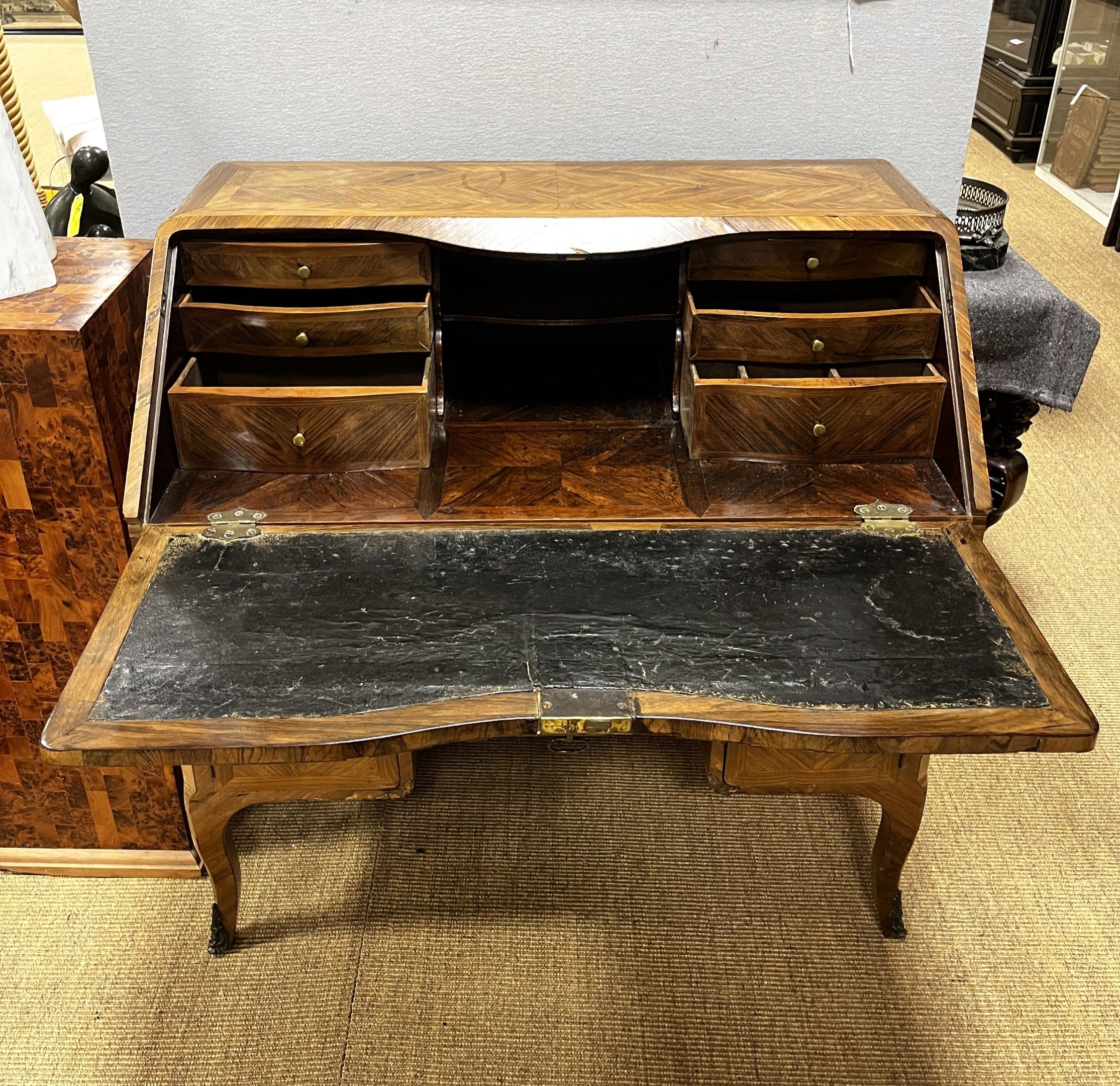 Objets d'art & Curiosités