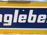 une enseigne portant l'inscription « Englebertt » sur le côté d'un immeuble