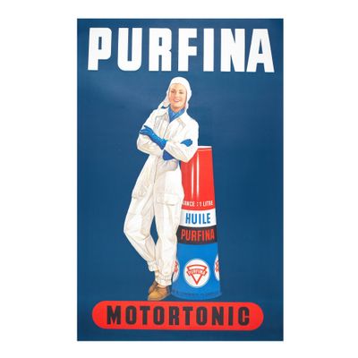 une image représentant une affiche sur laquelle figure un homme en combinaison de course, appuyé contre une pile de bidons d'huile