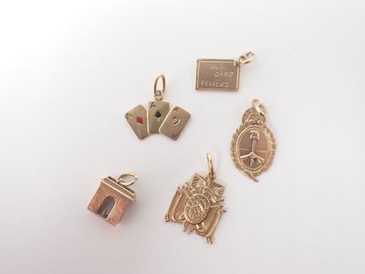 5 breloques en or 18 k poids 7,2 gr ( bélières à ressouder) - Photo 1