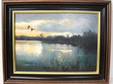une peinture à l'huile représentant des canards survolant un lac au coucher du soleil