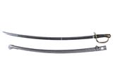 une paire de sabres de samouraï sur fond blanc