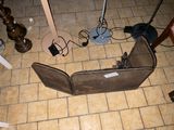 un bagage posé sur le sol