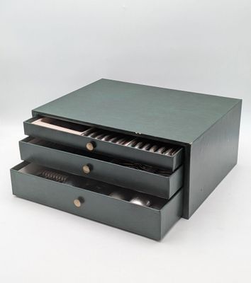 an image of a black box with two drawers on top of it