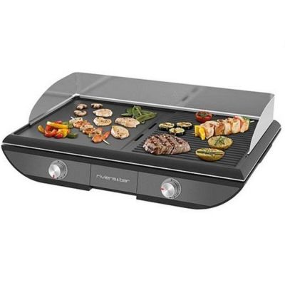 un barbecue sur lequel sont disposés plusieurs types d'aliments différents
