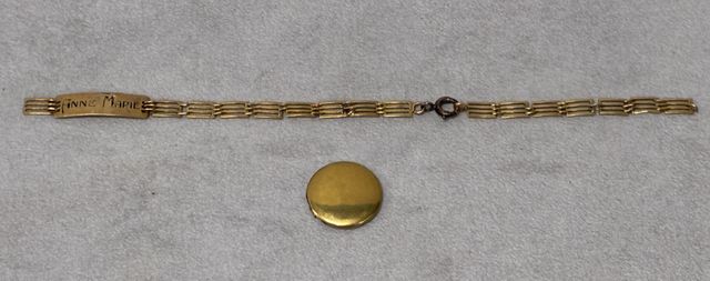 Bracelet d’identité « Anne Marie » accidenté, fermoir métal rappo