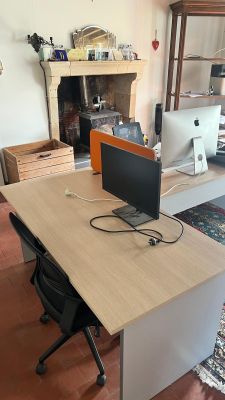 2 bureaux rectangulaires stratifiés gris et faux bois N°3 : …