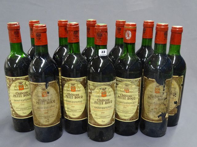 CHATEAU PETIT BOCQ : 12 bouteilles SAINT ESTEPHE, année 1985