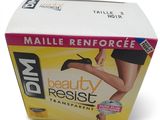 une boîte de mailles renforcées sur fond blanc