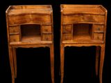 paire de tables de chevet françaises anciennes avec tiroirs
