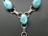 un collier avec de la turquoise, de la turquoise, de la turquoise, de la turquoise, de la turquoise, de la turquoise, de la turquoise, de la turquoise, de la turquoise, de la turquoise, de la turquoise, de la turquoise, de la turquoise, de la turquoise, de la turquoise, de la turquoise, de la turquoise, de la turquoise, de la turquoise, de la turquoise, de la turquoise, de la turquoise, de la turquoise, de la turquoise, de la turquoise, de la turquoise, de la turquoise, de la turquoise, de la turquoise, de la turquoise, de
