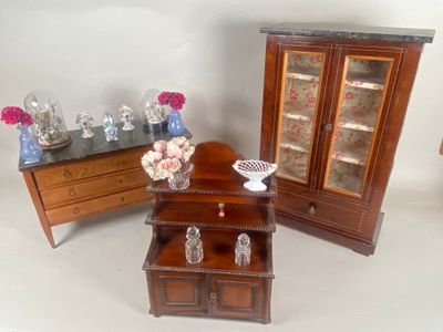Buffet commode ANCIEN EN BOIS - MOBILIER DE POUPÉE