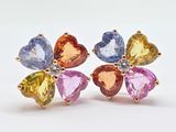Boucles d'oreilles à clous en forme de fleur, composées de saphirs multicolores et de diamants