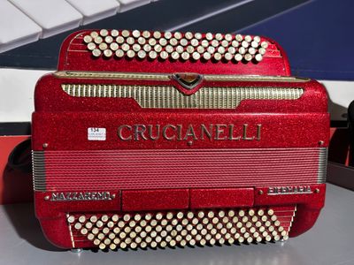 Accordéon d'occasion CRUCIANELLI rouge 120 basses. - Photo 1