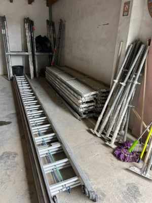 Échafaudage ALTRAD avec bâches de protection - Photo 1