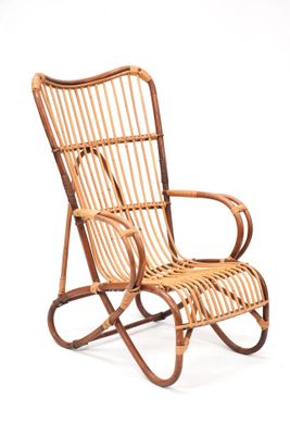 une image représentant une chaise en bambou et en osier